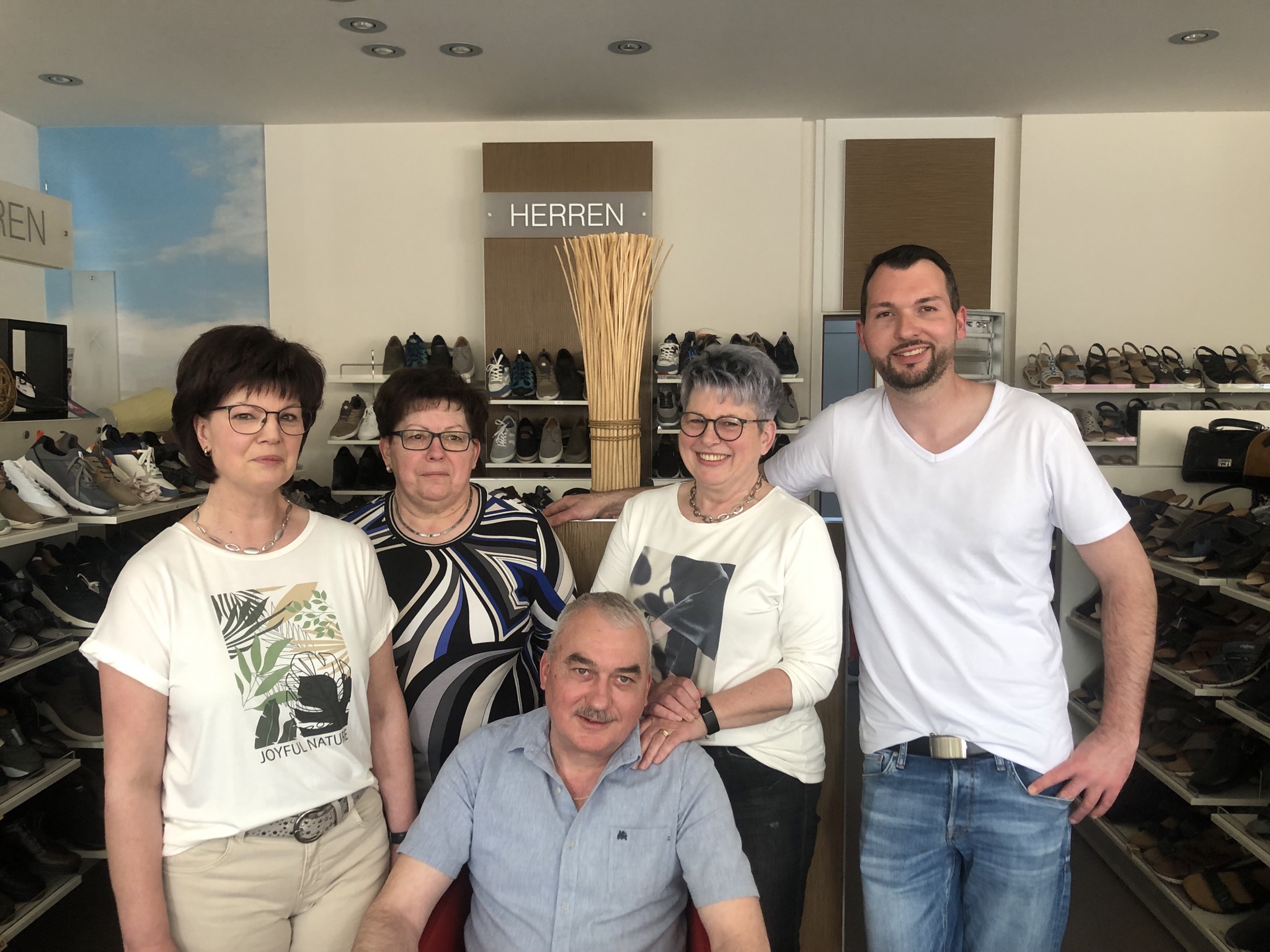 Schuh Henzl Belegschaft 2025